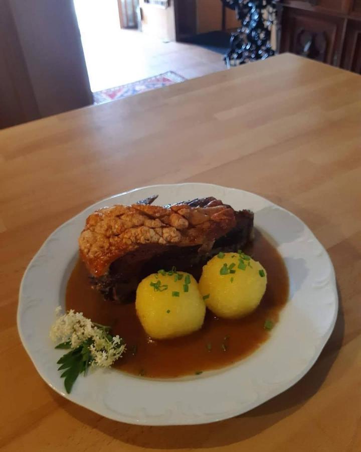 Gasthof Hotel Zur Post Egloffstein エクステリア 写真