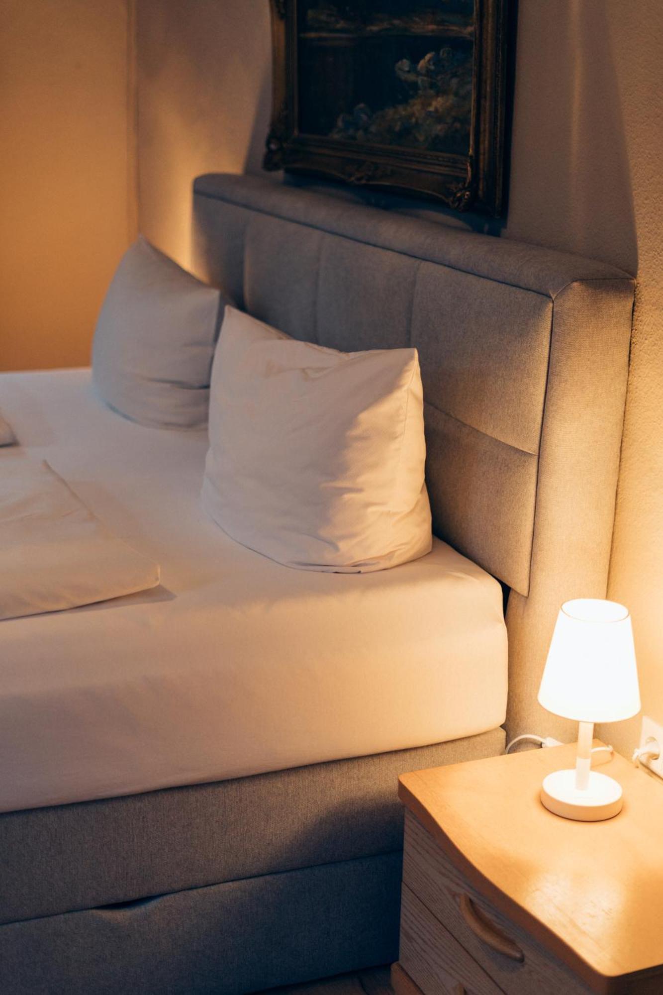 Gasthof Hotel Zur Post Egloffstein エクステリア 写真
