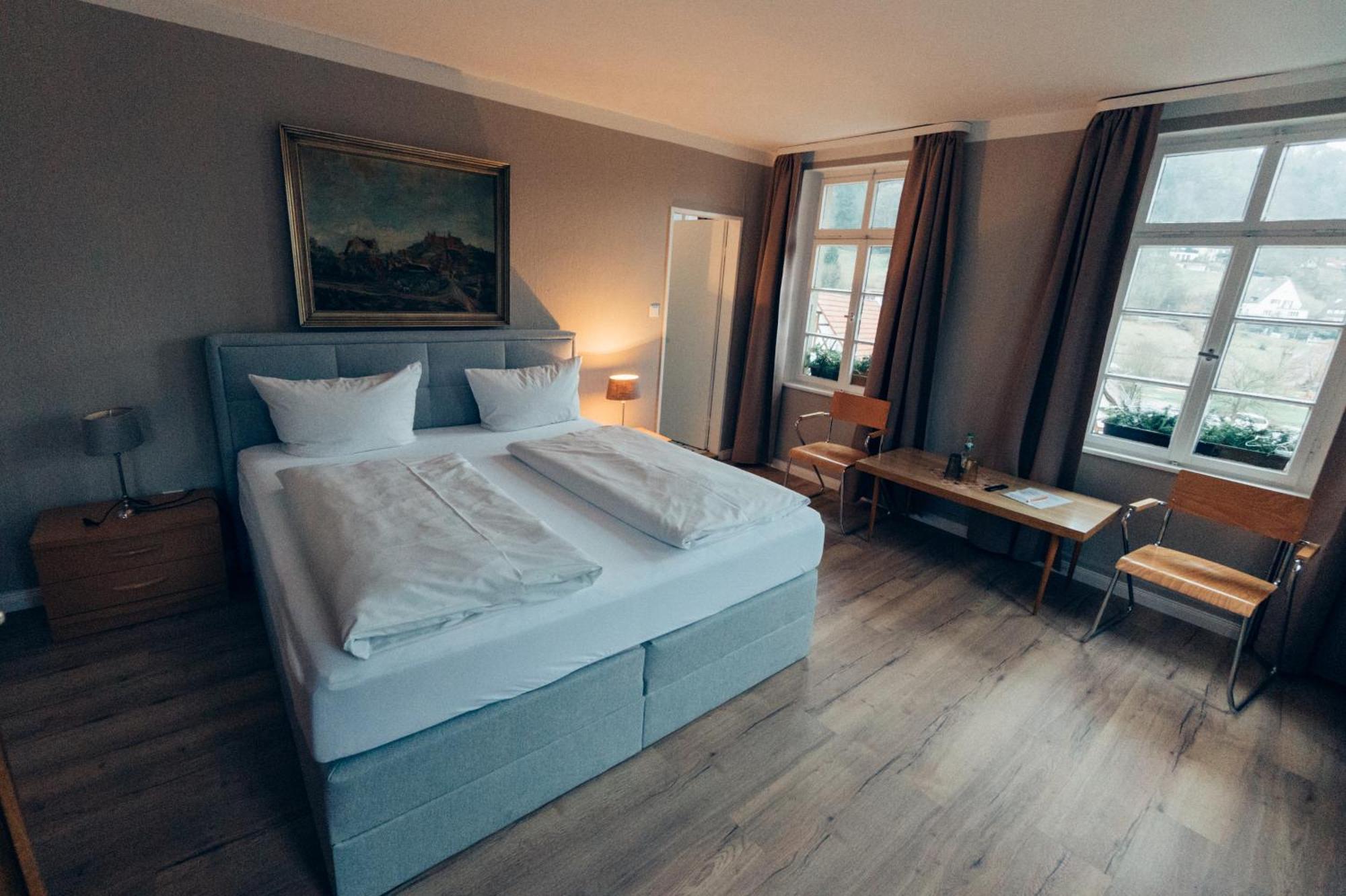 Gasthof Hotel Zur Post Egloffstein エクステリア 写真