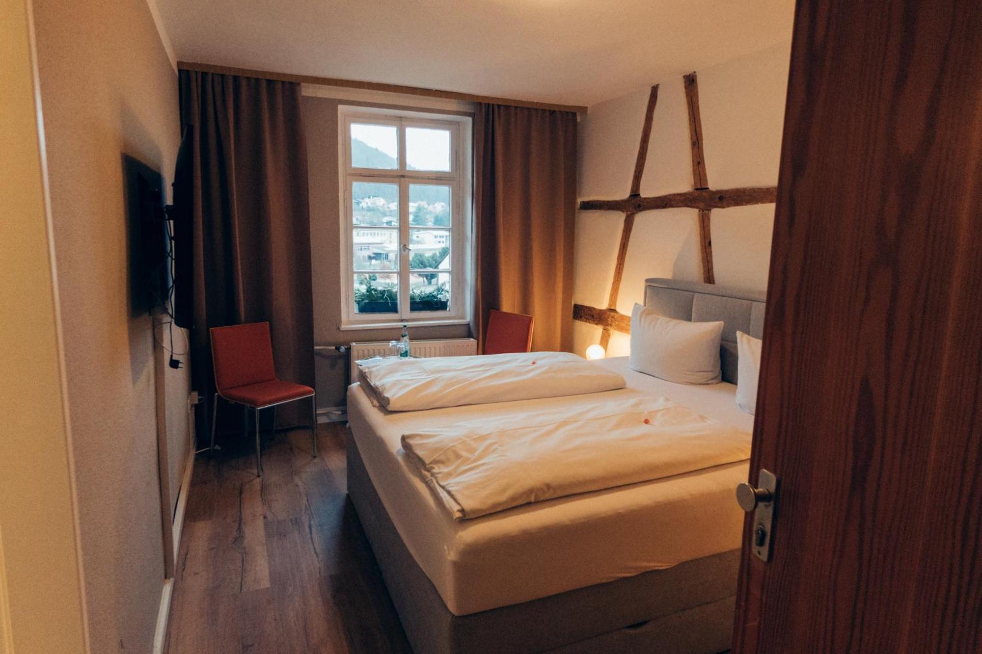 Gasthof Hotel Zur Post Egloffstein エクステリア 写真