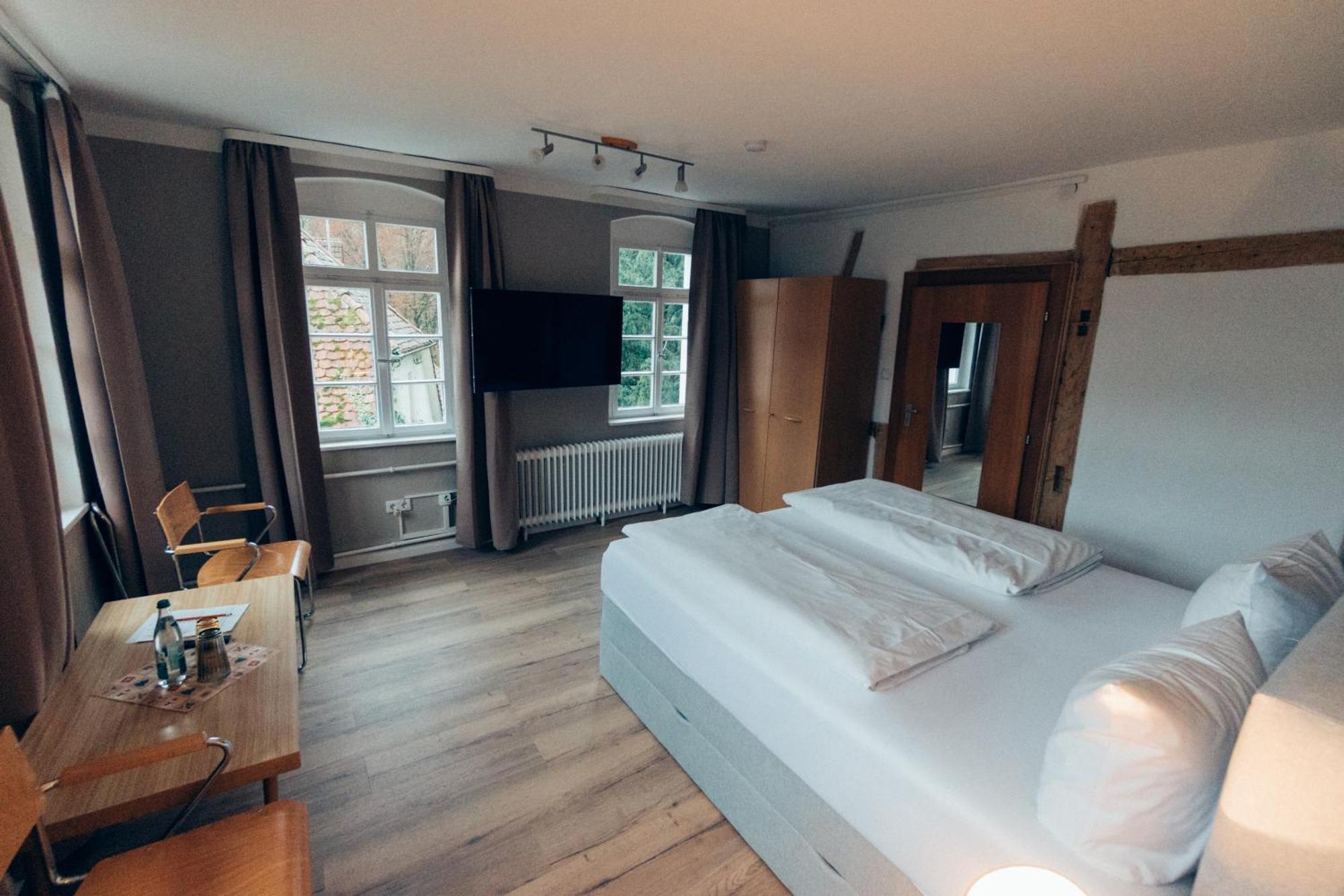 Gasthof Hotel Zur Post Egloffstein エクステリア 写真