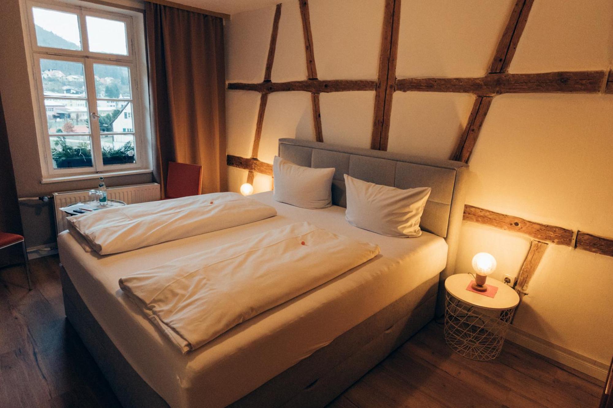 Gasthof Hotel Zur Post Egloffstein エクステリア 写真