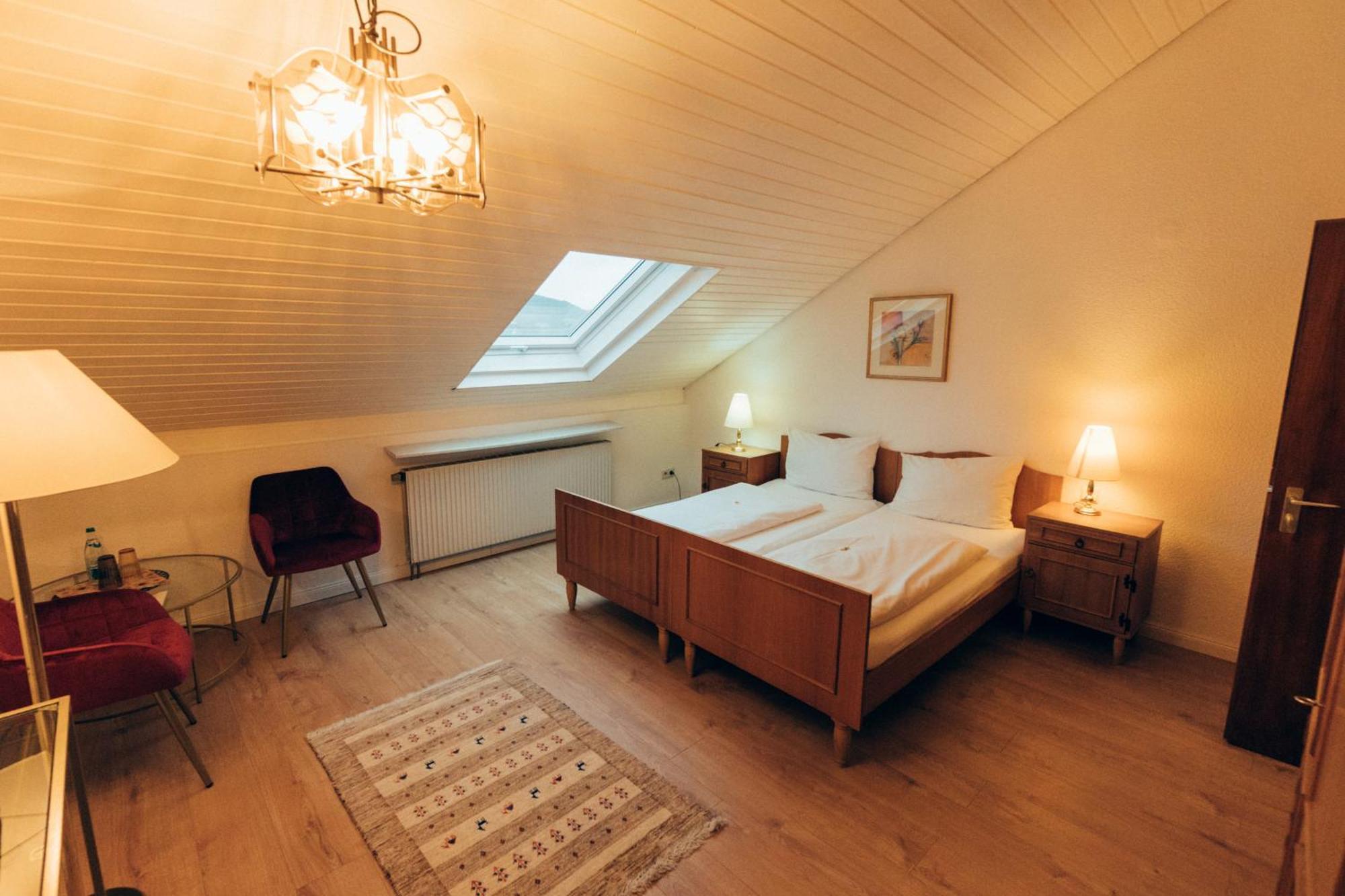 Gasthof Hotel Zur Post Egloffstein エクステリア 写真