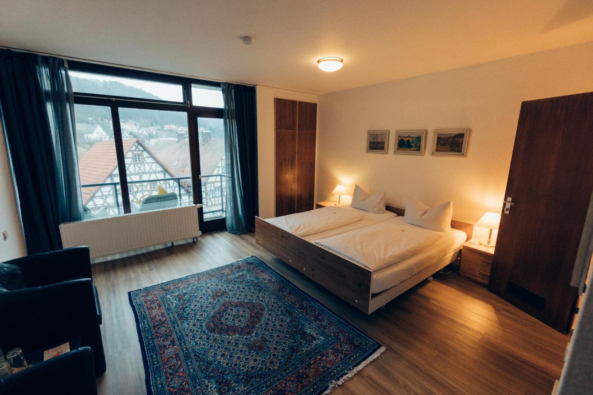Gasthof Hotel Zur Post Egloffstein エクステリア 写真