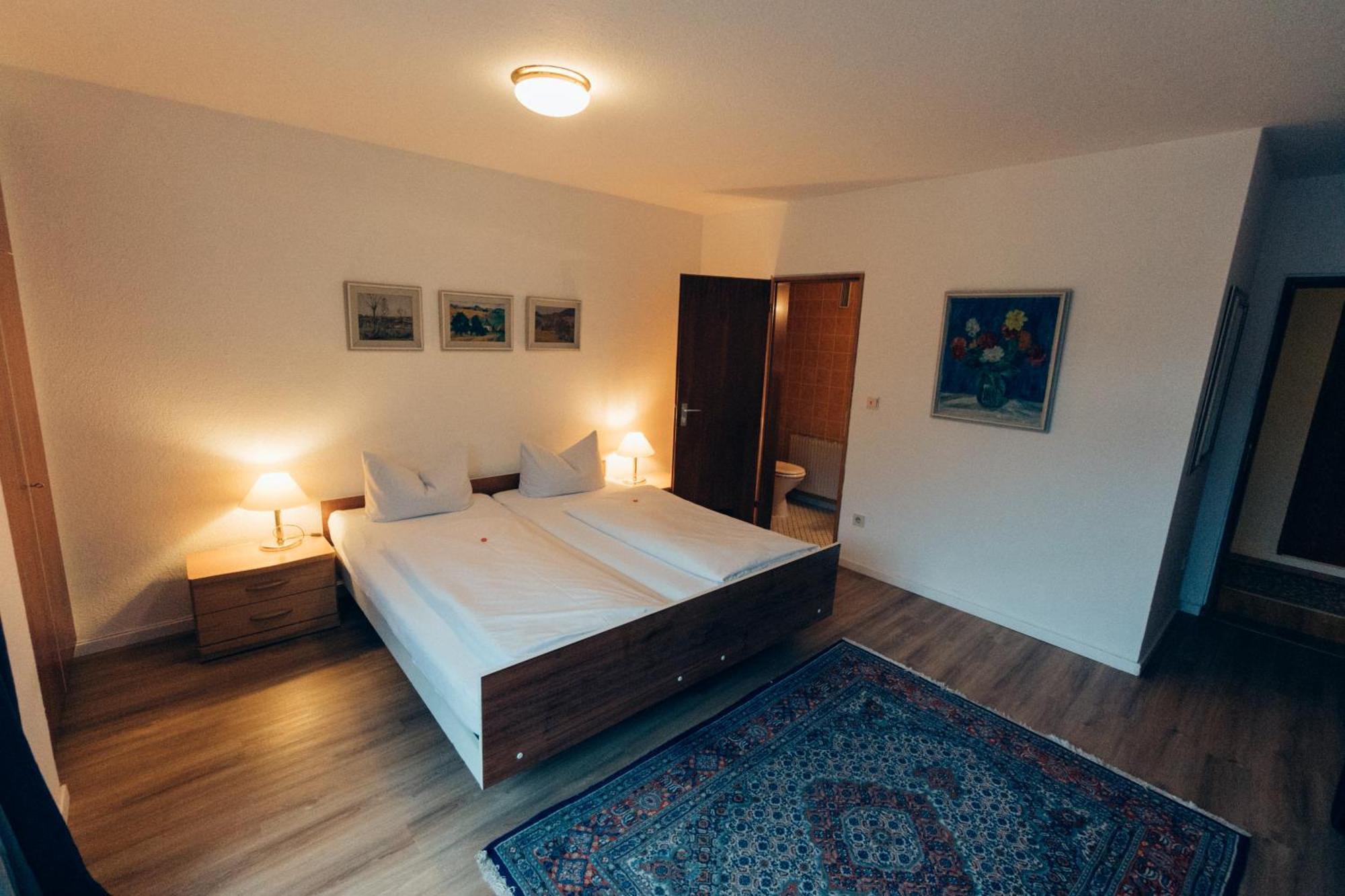 Gasthof Hotel Zur Post Egloffstein エクステリア 写真
