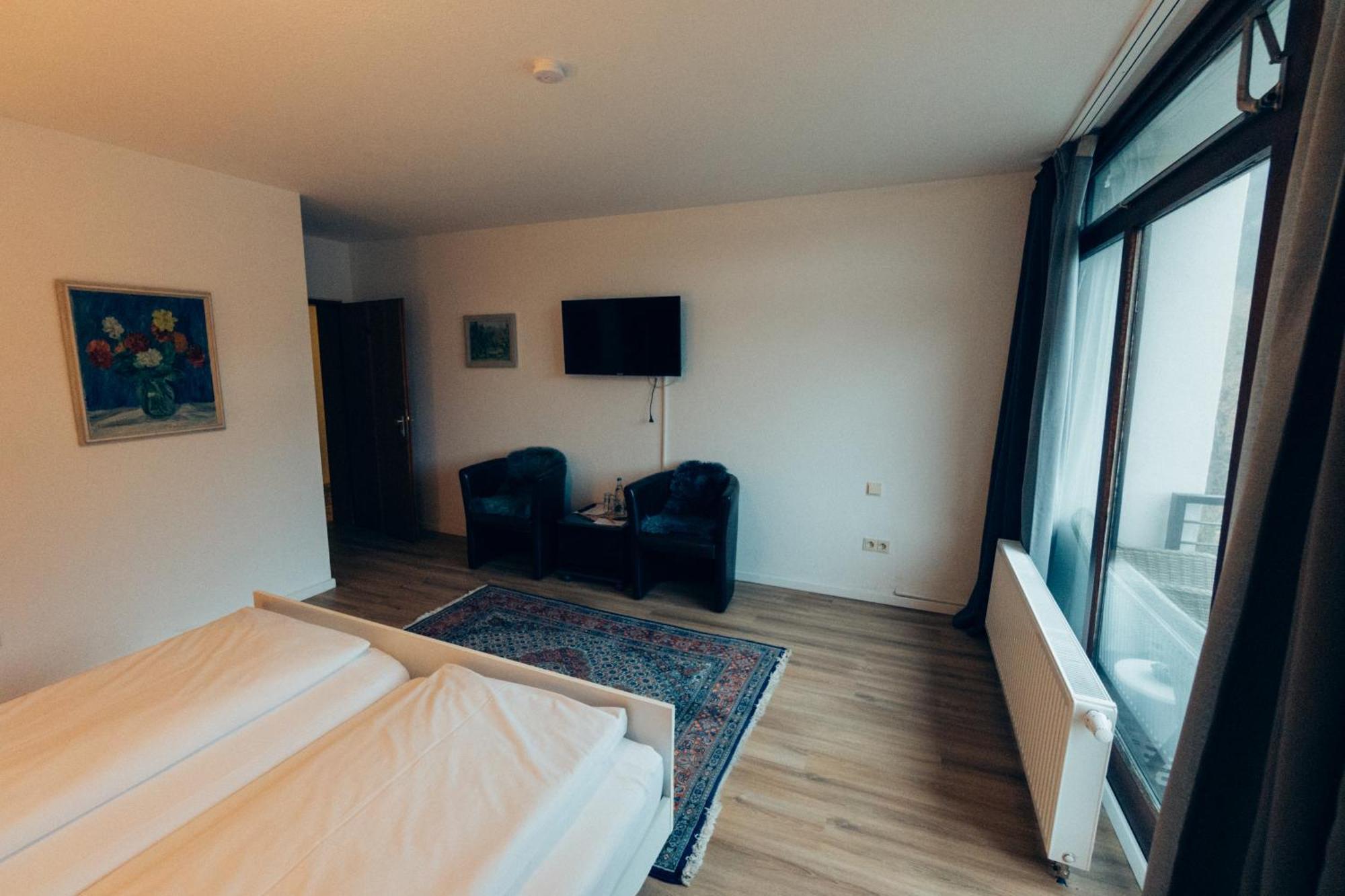 Gasthof Hotel Zur Post Egloffstein エクステリア 写真