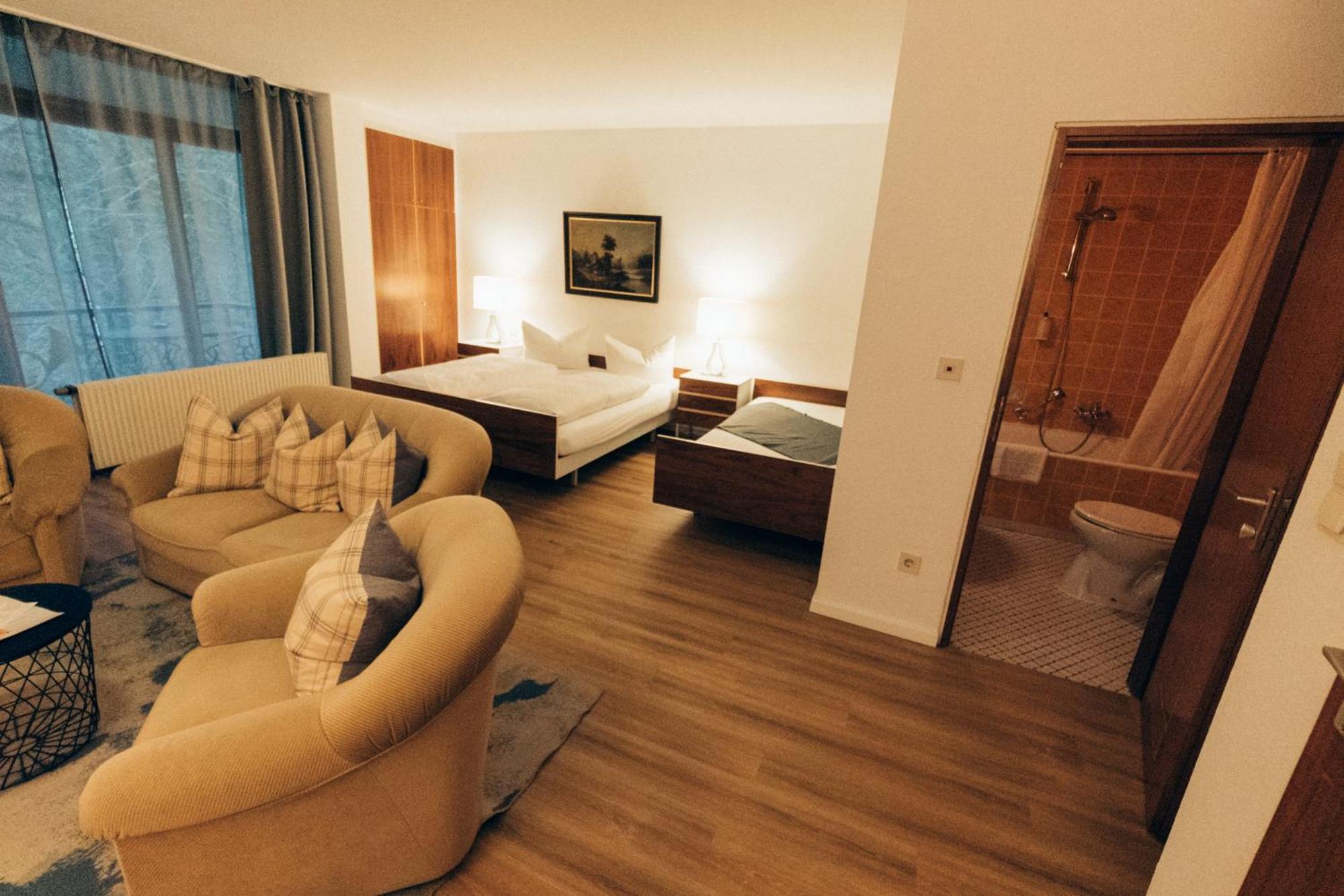 Gasthof Hotel Zur Post Egloffstein エクステリア 写真