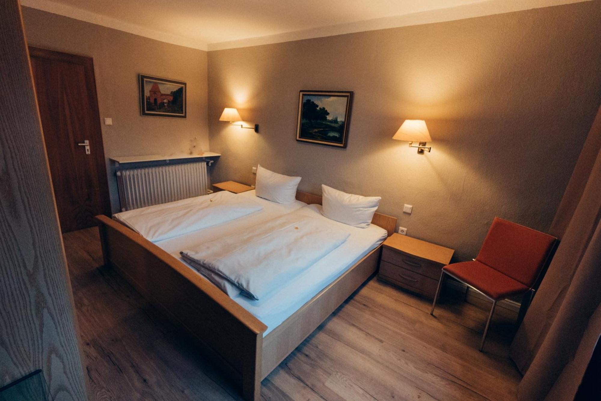 Gasthof Hotel Zur Post Egloffstein エクステリア 写真