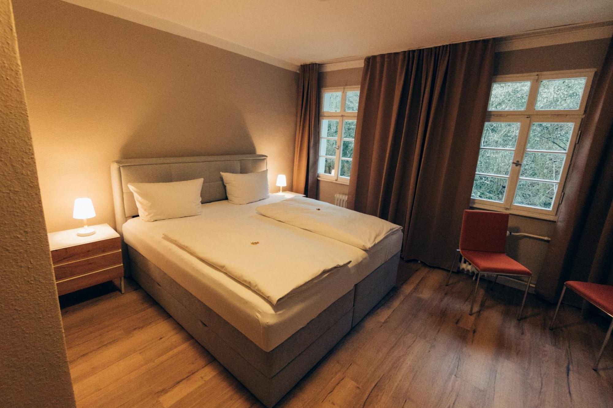 Gasthof Hotel Zur Post Egloffstein エクステリア 写真
