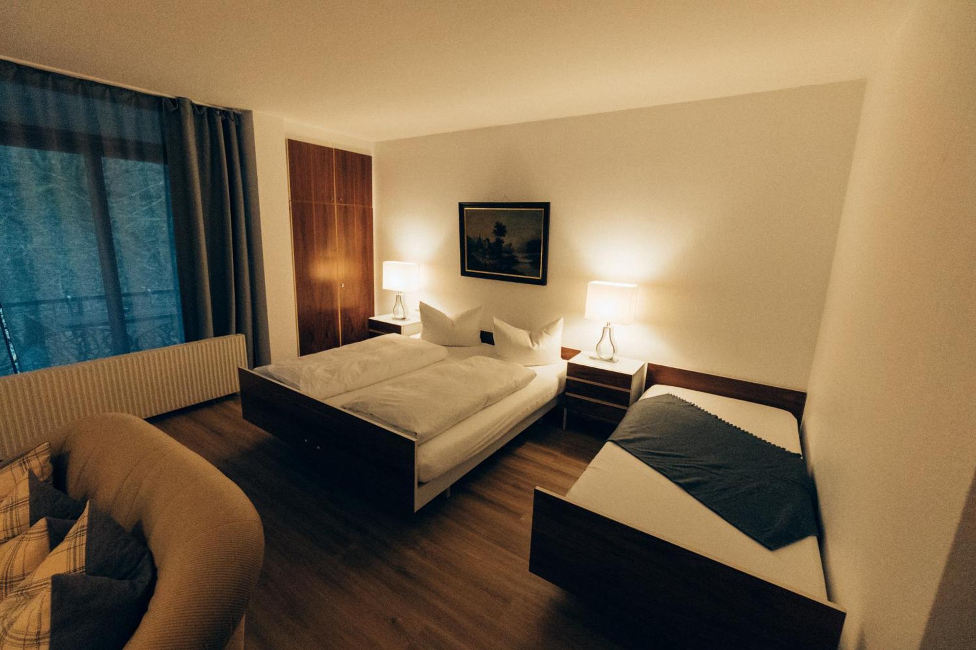 Gasthof Hotel Zur Post Egloffstein エクステリア 写真