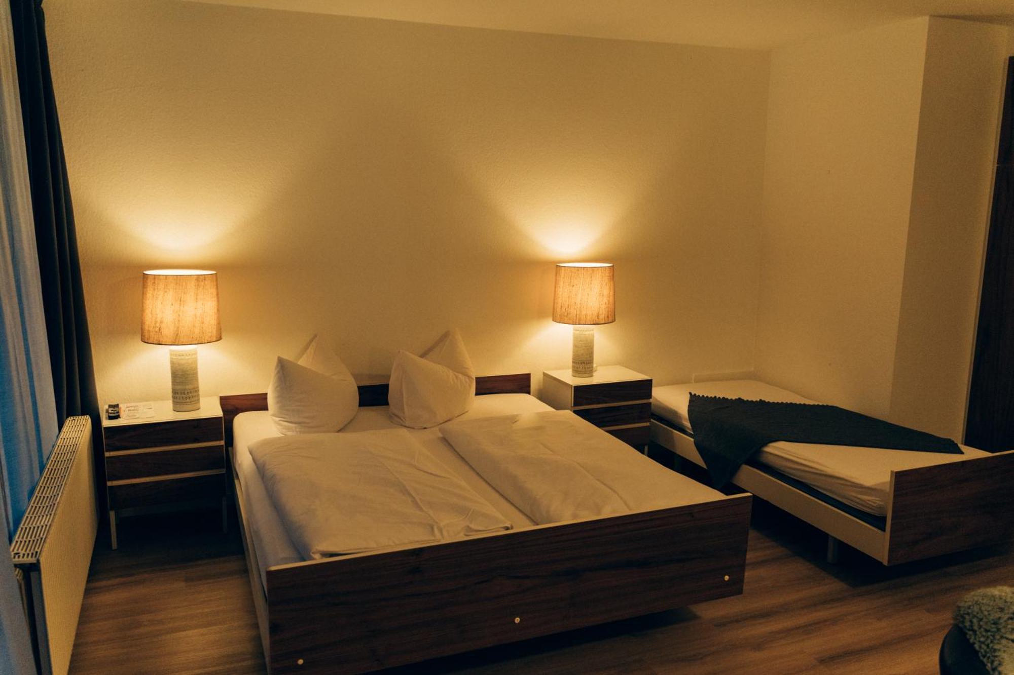 Gasthof Hotel Zur Post Egloffstein エクステリア 写真